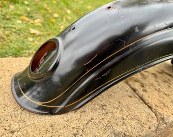 Jawa CZ 250 350 kyvacka pulbuben - zadní blatnik - 12