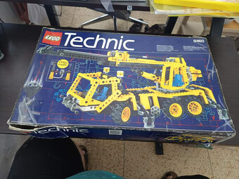 LEGO Technic 8460 Pneumatic Crane Truck +návod+box - 12