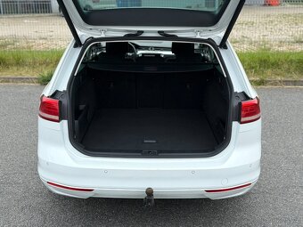 VW Passat B8 2.0 TDI 110kW DSG 2018 | tažné, webasto, ACC - 12