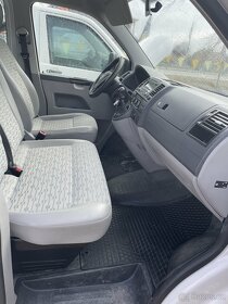 Volkswagen T5 facelift Bus - 12