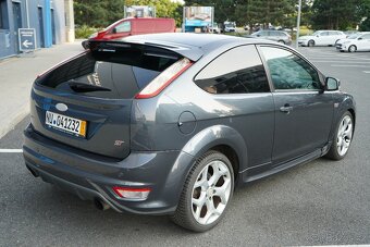 Ford Focus 2.5 ST - 12