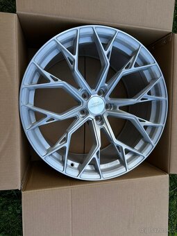 Alu kola 20” Forzza model Titan SILVER - 12