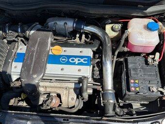 Opel Astra GTC 2.0T (Horší stav karoserie) - 12