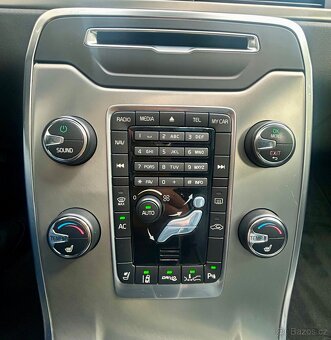 VOLVO V70 2.0D4 120KW 5VÁLCE SUMMUM AUT-KUŽE-Bi XENON-ACC - 12