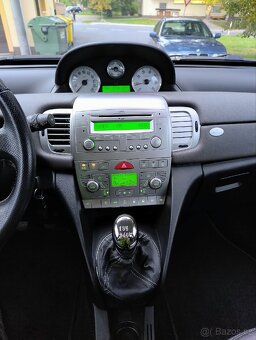 Lancia Ypsilon 1.4 70 KW Versus 1 z 500ks - 12