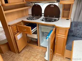 Fendt Platin 510, 4 osoby, sprcha, bojler, fr.postel - 12