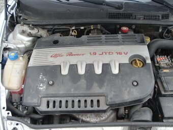 Alfa Romeo GT 1.9 JTD - 12