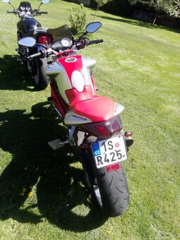MV Agusta Brutale 910 a Honda CB 1000 super four big one - 12