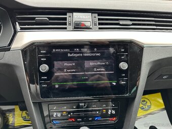 Volkswagen Passat 2022 - 12