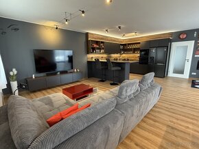 Prodej stylově zařízené jednotky 111 m2 - Hluboká n. Vltavou - 12