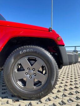Jeep Wrangler 96tis km 2015, Sahara - 12