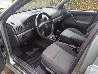 Benzínová Škoda Octavia 1.6.. klima - 12
