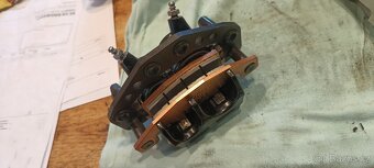 Kawasaki ZZR 1100 - 12