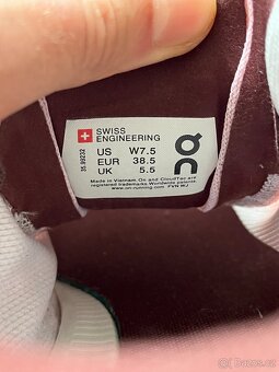 On Running, model Cloudflow, velikost 38,5 - 12