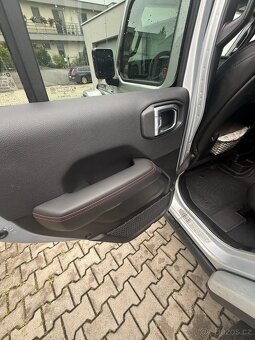 Jeep Wrangler Recon Package 3.6 v6 - 12