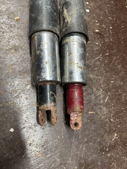 Predám zadní tlumiče na motocykle JAWA ČZ 125 175 250 350 - - 12