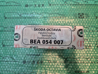 digitální hodiny Škoda Octavia I - 12