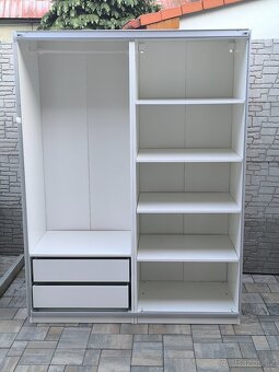 Prodám šatní skříň IKEA PAX - 12