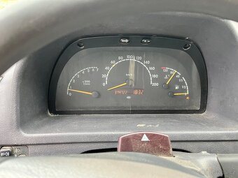 Prodám MB Vito 638-2.2 cdi 90kw,5-6 míst rv 2002 - 12