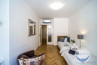 Pronájem klimatizovaného bytu 4+kk, 124 m² + 2xB, 3 neprůcho - 12