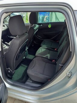 Peugeot 308sw 2.0 HDI 103 kW. - 12