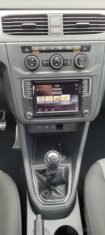 VW Caddy 1,4 TSi 92kW benzín DPH Bi-Xenony Comfortline - 12