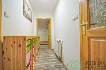 Prodej rodinného domu s obchodním prostorem ve městě Žulová - 12
