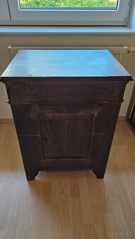 Starožitný nábytek - 12