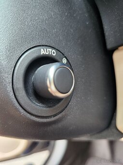 JAGUAR XF 2019 2.0 25D 177kW,SENZORY,VÝHŘEVY,KŮŽE,NAVI - 12