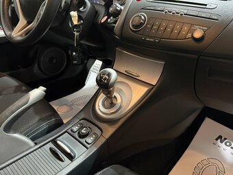 Honda Civic 1,8 TYPE-S AUTOMAT RARITA 1.MAJITEL CEBIA TOP - 12