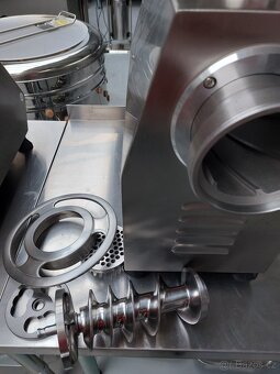 Mlýnek na maso 32 Řeznický vlček, Řezačka masa 32 - 12