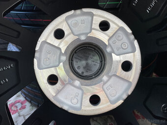 ŠKODA KAROQ NOVÁ R18 MIRAN letní BRIDGESTONE DOT2024 - 12