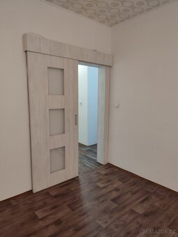 Pronájem bytu 1+2 s balkonem v Kadani  54 m - 12