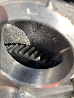 Originální nové motory z vojenského depozitu Dněpr K750 - 12