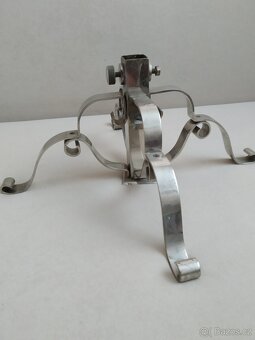 Starý kovový stojan - 12