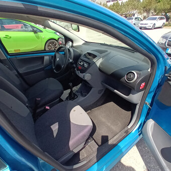 Peugeot 107 - 12