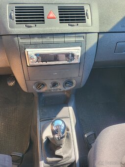 Škoda Fabia 1.4mpi,44kw,nová STK. - 12