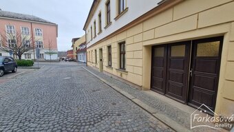 Pronájem mezonetového bytu 2+kk s garáží na ul. Nádražní v L - 12