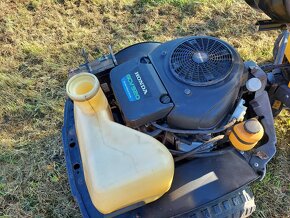 Prodám zahradní traktor Stiga Park Royal (r. v. 2000) po kom - 12