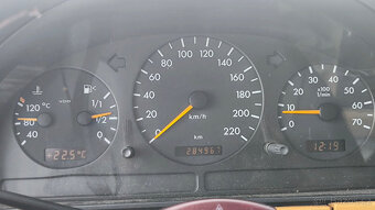 Mercedes ML 320, 4x4, platná STK, možná výměna za karavan. - 12