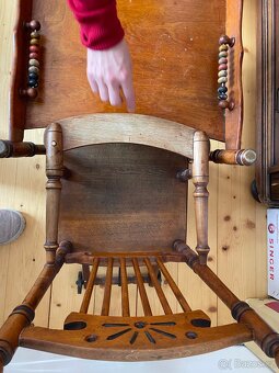 Starožitná dětská židlička - 12