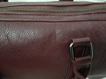 Vínově červená kabelka - 12