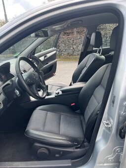 Mercedes Benz C180 - 12