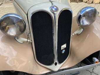 BMW - 12