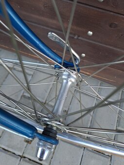 ZÁNOVNÍ ULOŽENKOVÝ Favorit vhodný jako dekorace podniku - 12