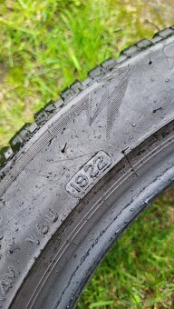 215/50/17 zimní pneu BRIDGESTONE - 12