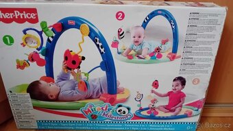 Plastové zvířátka a jiné hračky - 12