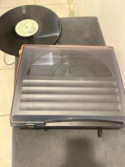 Roadstar TTR-8631 gramofon. - 12