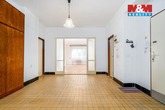 Prodej bytu 3+1, 91 m², Hradec Králové, ul. Škroupova - 12