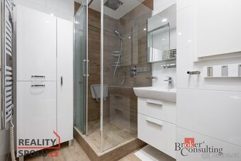 Převod dr. podílu, byty/3+1, 70 m2, Hulvácká 2819/16, 70030 - 12